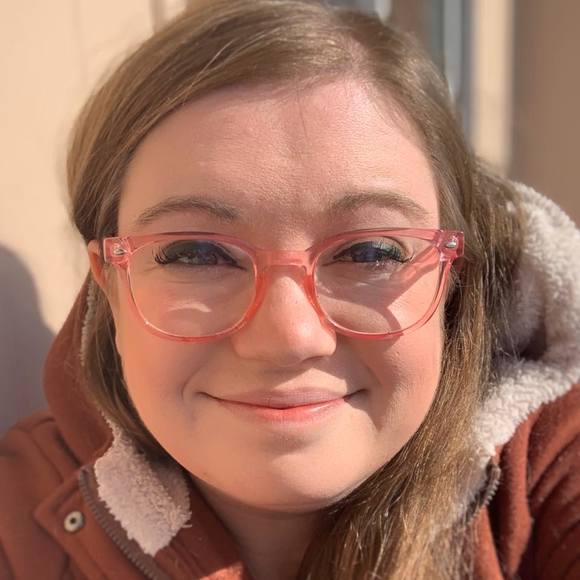 Meet your Posher, Cindy - Picture 1 of 1